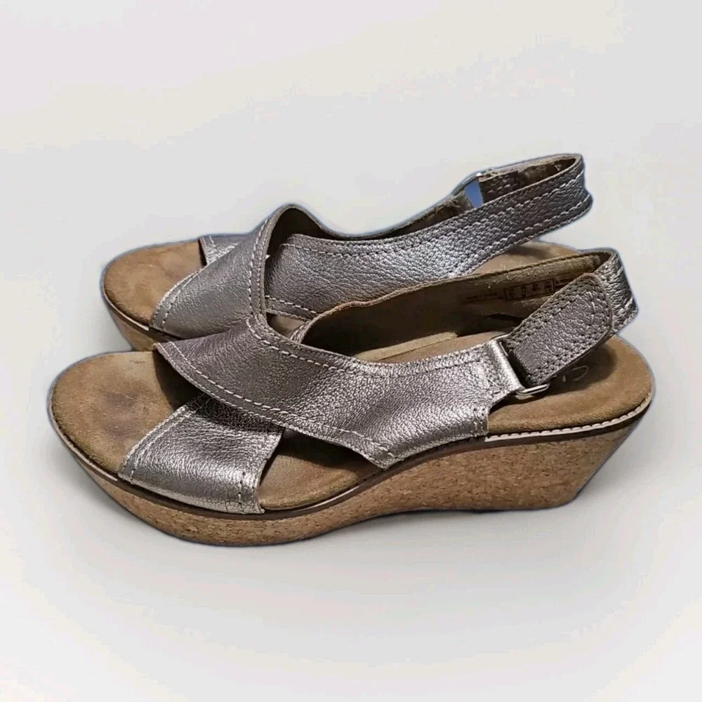 Clarks Artisan Metallic Leather Aisley Tulip Slingback Cork Sandals Sz 11M #X13